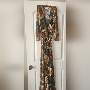 Elegant Floral Maxi Dress with Long Sleeves